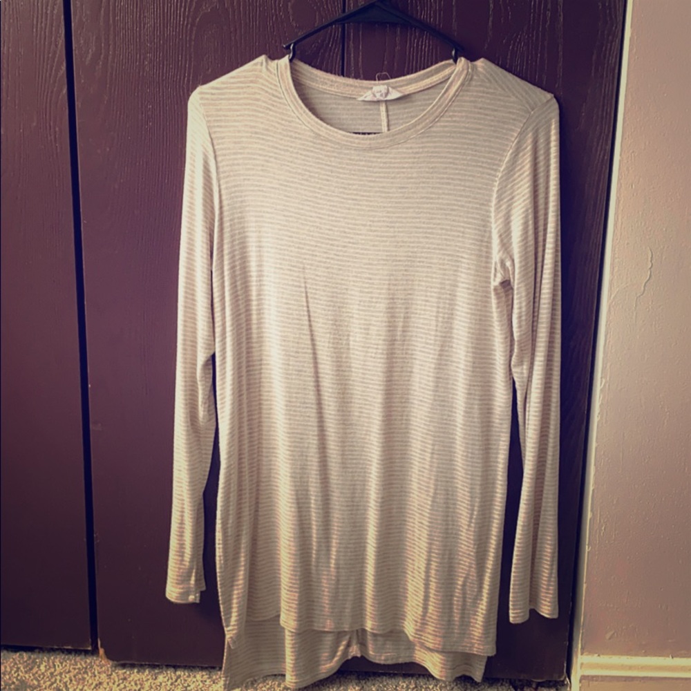 Athleta light long sleeve shirt